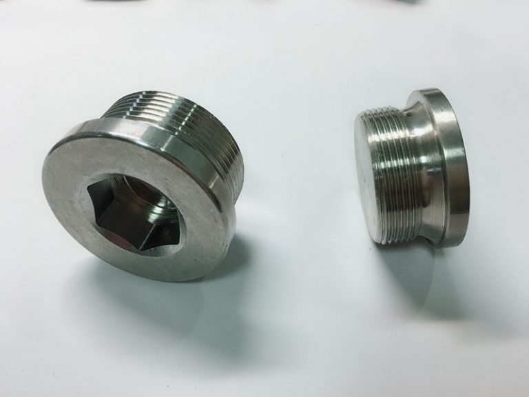 поръчкови болтове от неръждаема стомана с ключодържател ss